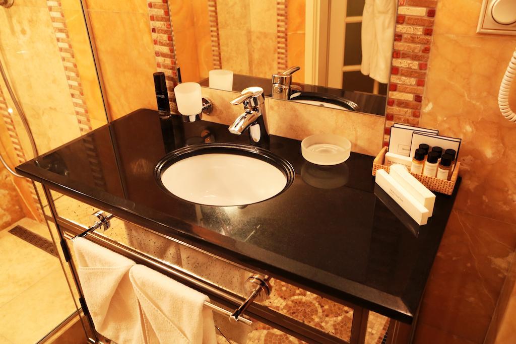 Ministerium Hotel Одеса Стая снимка
