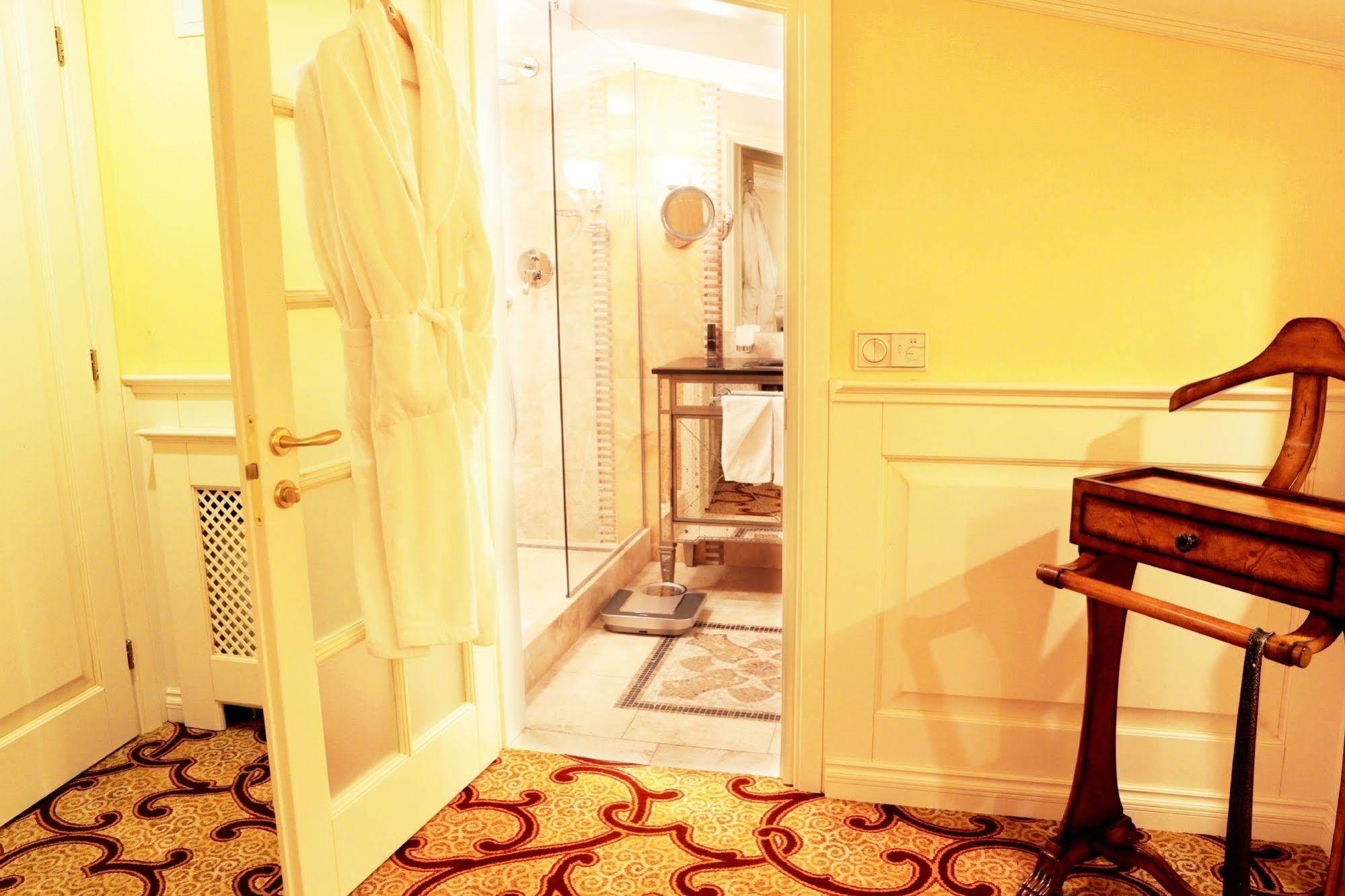 Ministerium Hotel Одеса Екстериор снимка