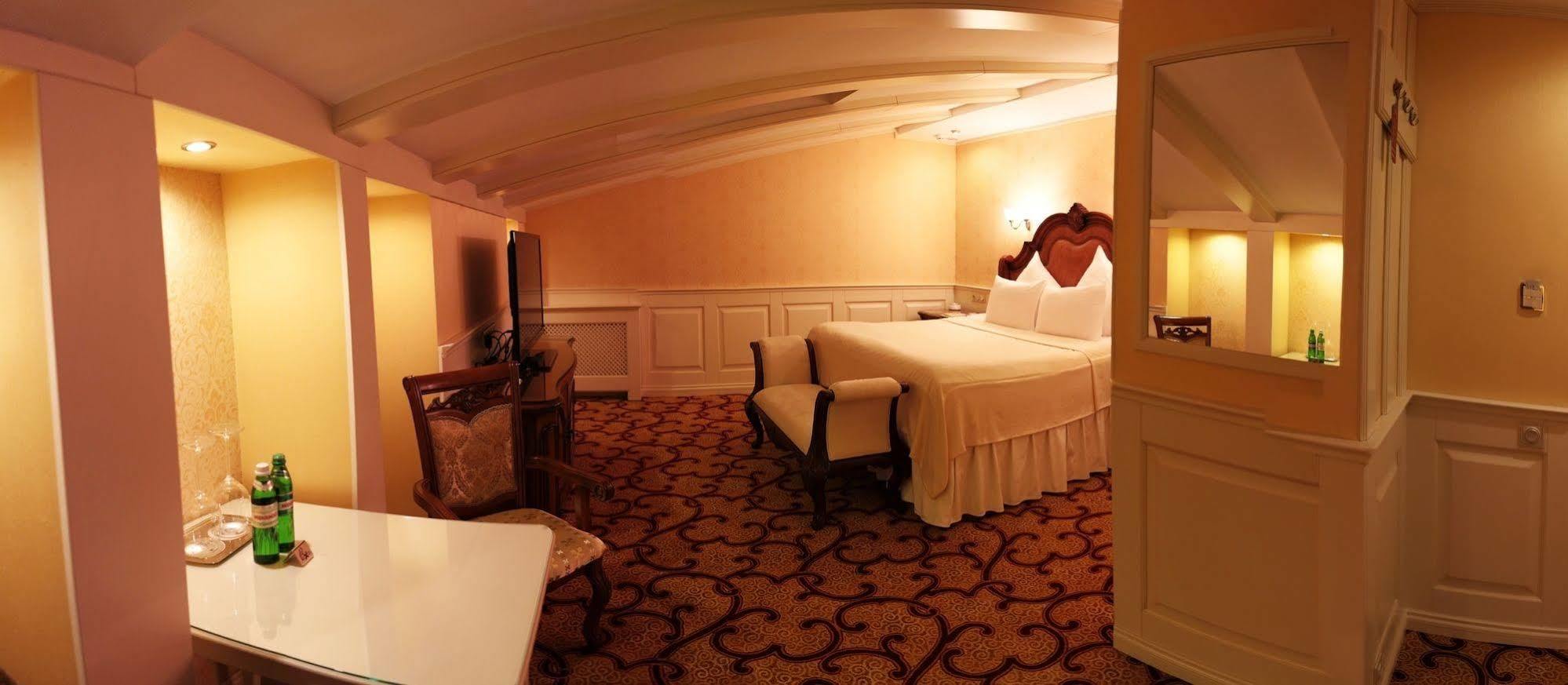 Ministerium Hotel Одеса Екстериор снимка